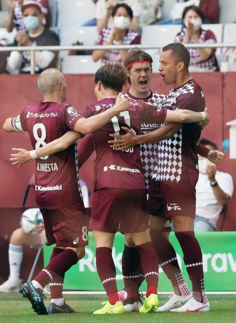 亿万28官网-大英名宿王牌节目中吐槽 中甲联赛爆成国际网红