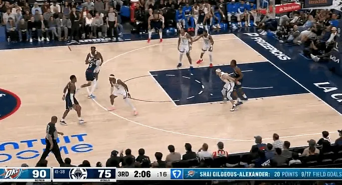 亿万28官网-轻轻松松！亚历山大三分投进拿20分，已经连续140场拿到20+